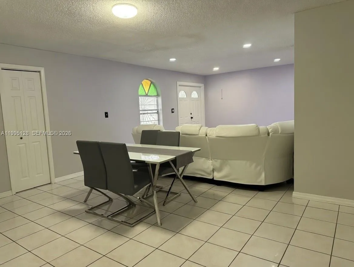 7440 SW 22nd St # 1, Miami FL 33155