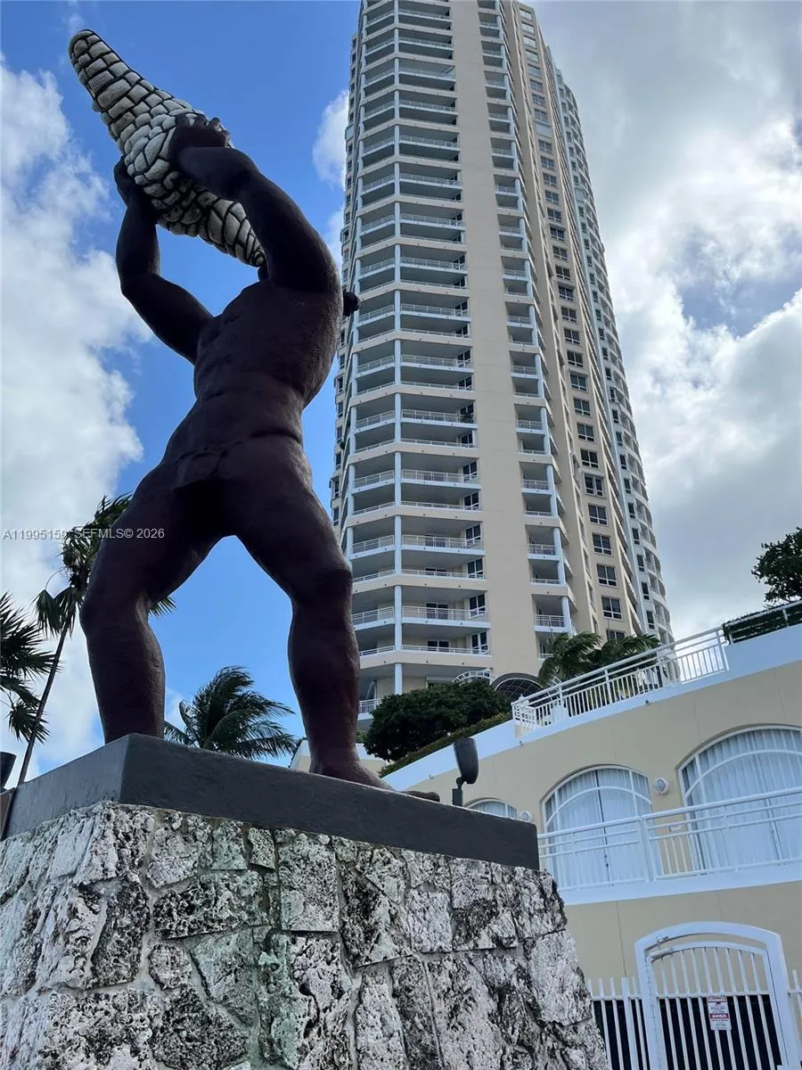 2 bedroom 2 bath for sale at 808 Brickell Key Dr # 2002, Miami FL 33131