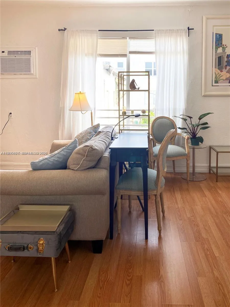 820 Euclid Ave # 203, Miami Beach FL 33139