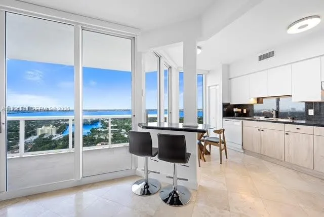 4779 Collins Ave # 3206, Miami Beach FL 33140