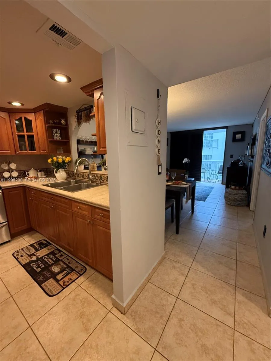 401 Ocean Dr # 324, Miami Beach FL 33139