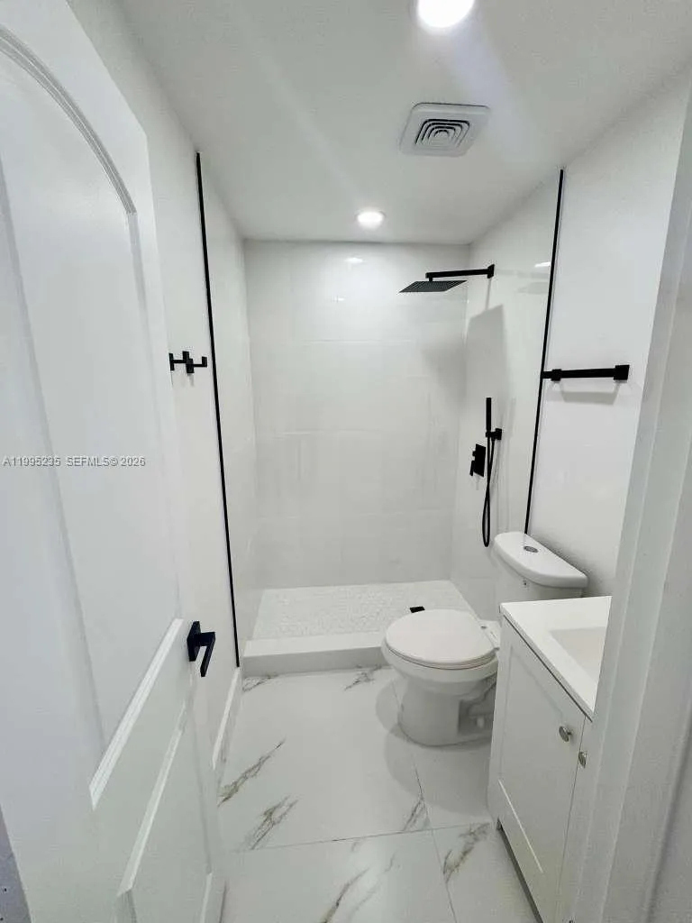 230 E 56th St # B, Hialeah FL 33013