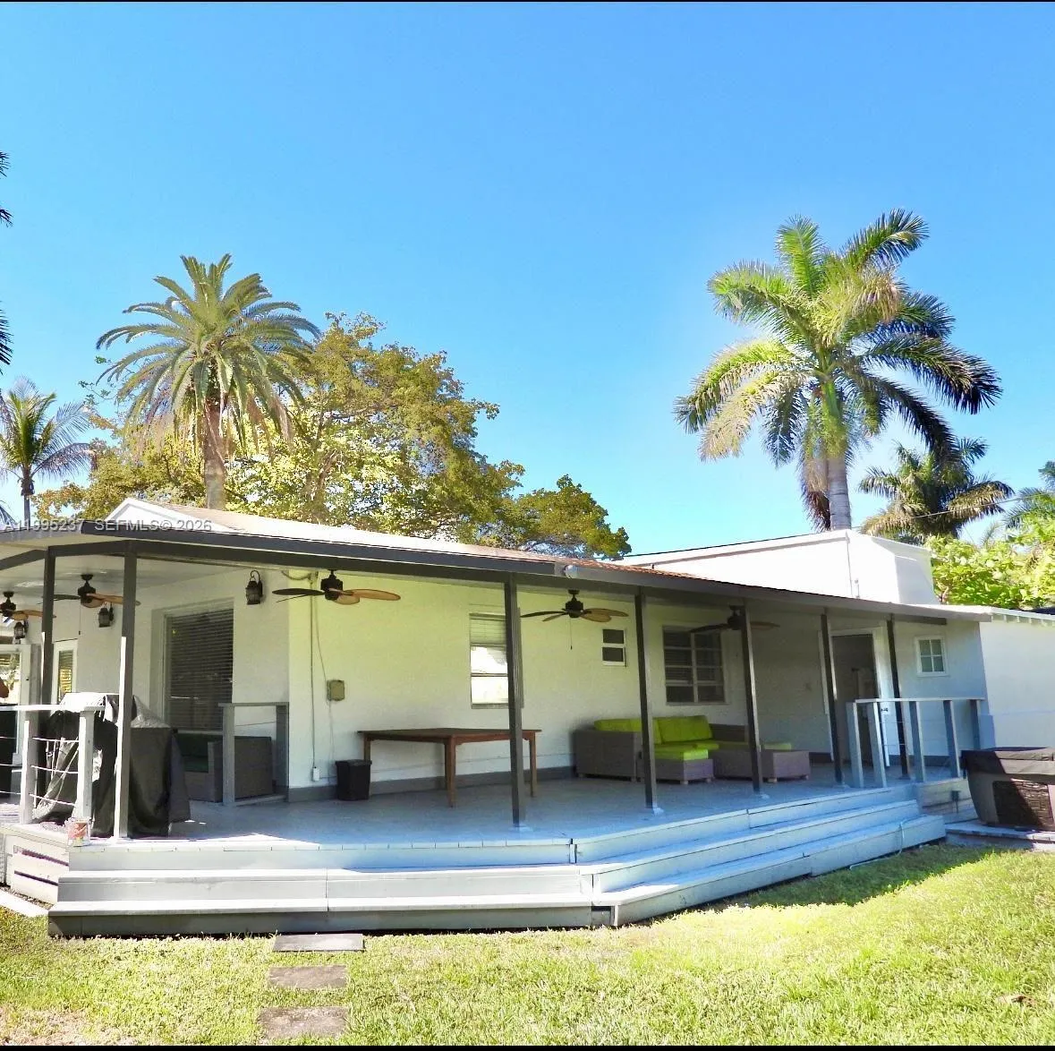 715 Hollywood Blvd, Hollywood FL 33019