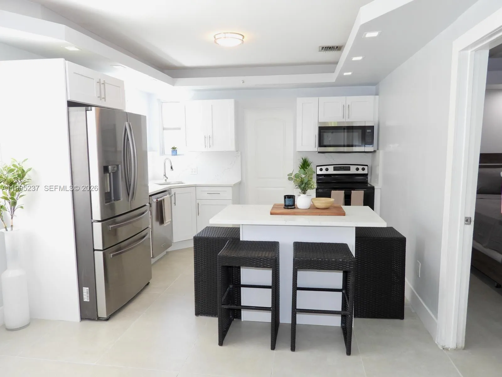 715 Hollywood Blvd, Hollywood FL 33019