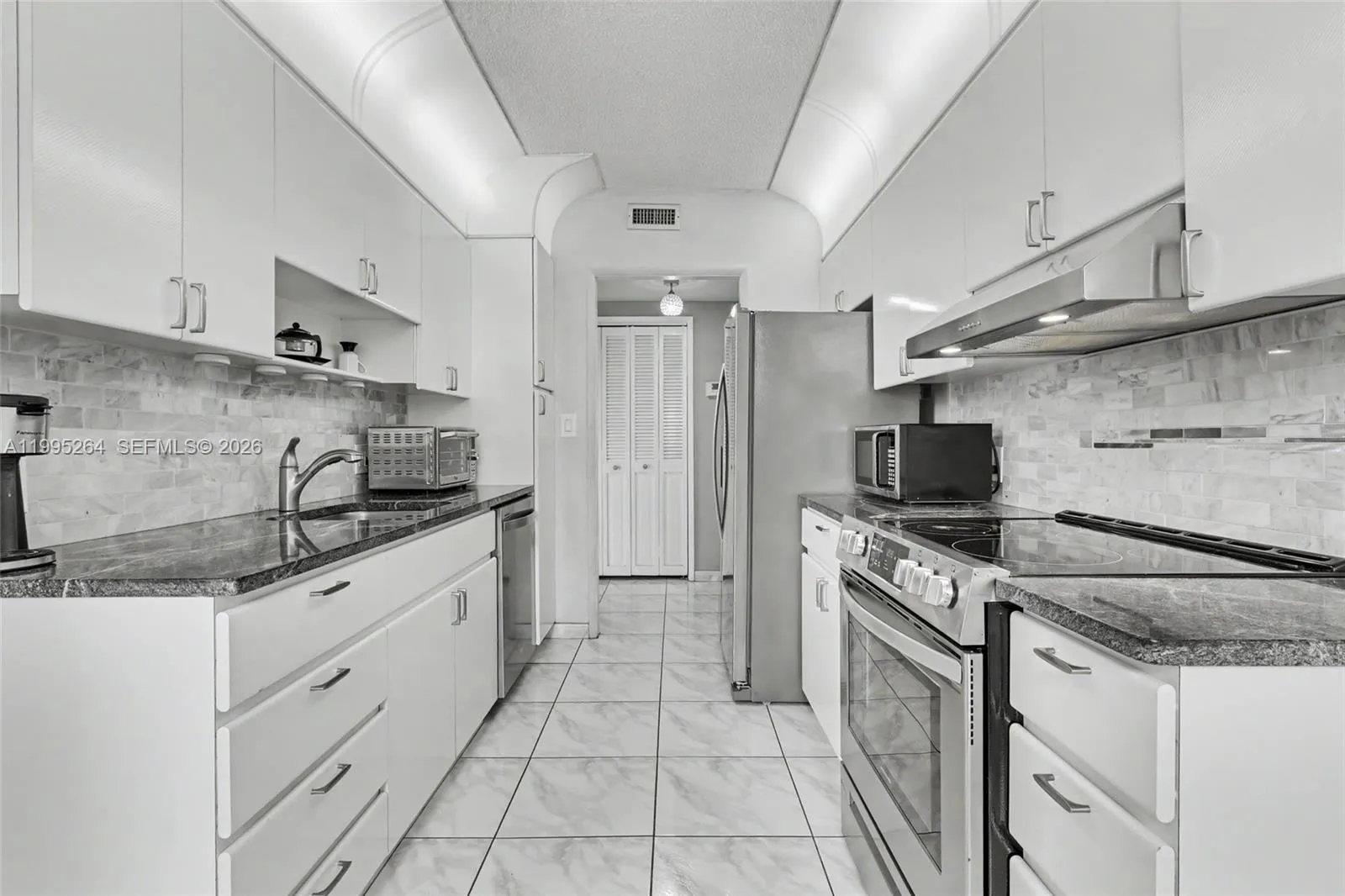 4200 Hillcrest Dr # 700, Hollywood FL 33021