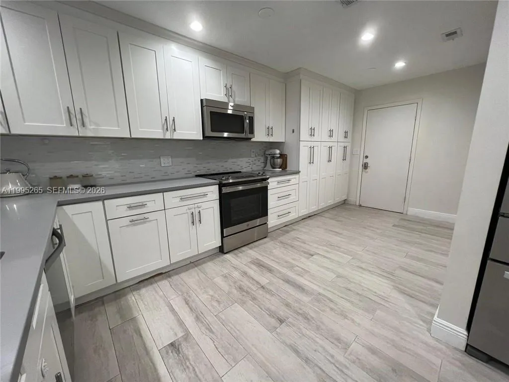 307 Bonnie Brae Way # 26, Hollywood FL 33021