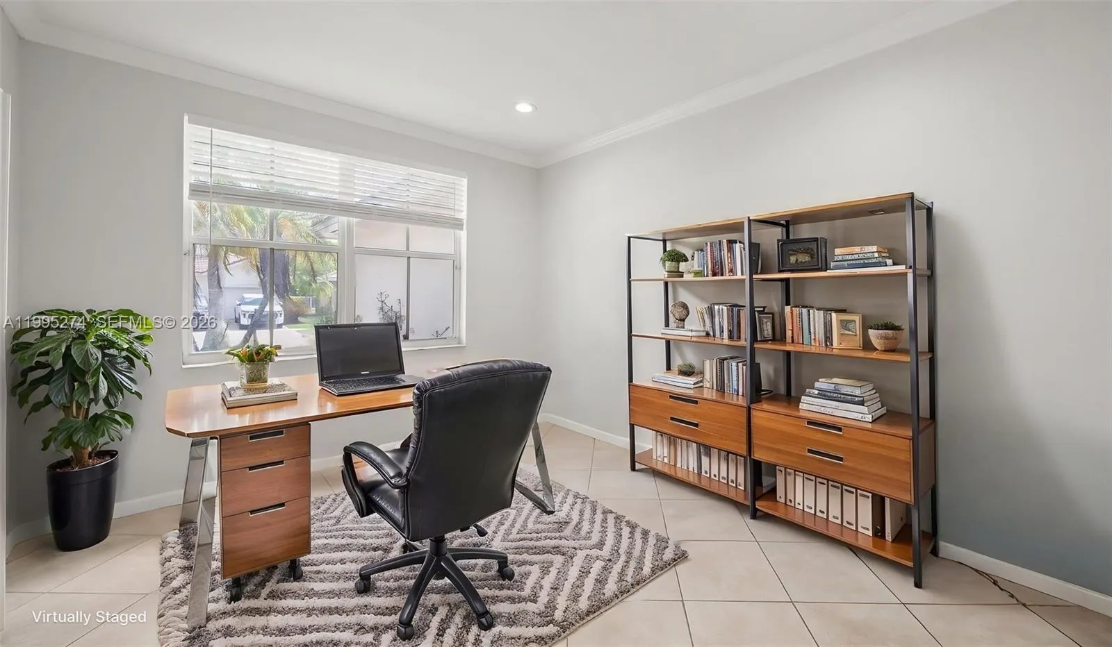 1907 Timberline Rd, Weston FL 33327