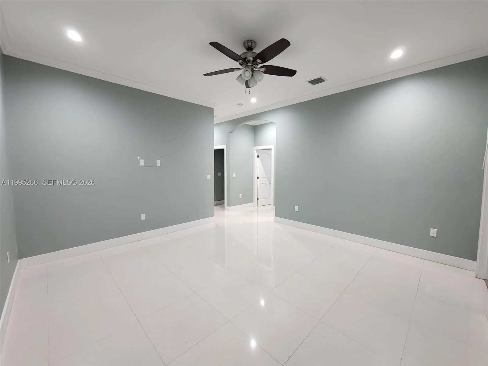 56 W Tina Pl, Key Largo FL 33037