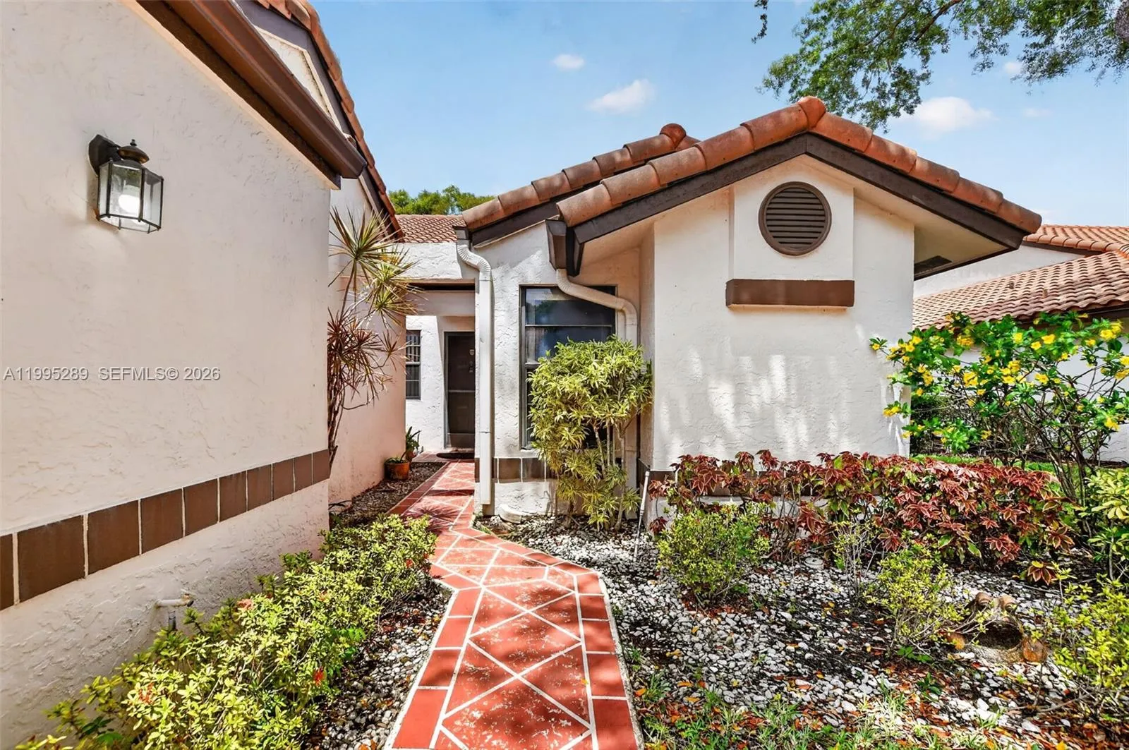 6141 SE Sunny Pointe Cir, Delray Beach FL 33484