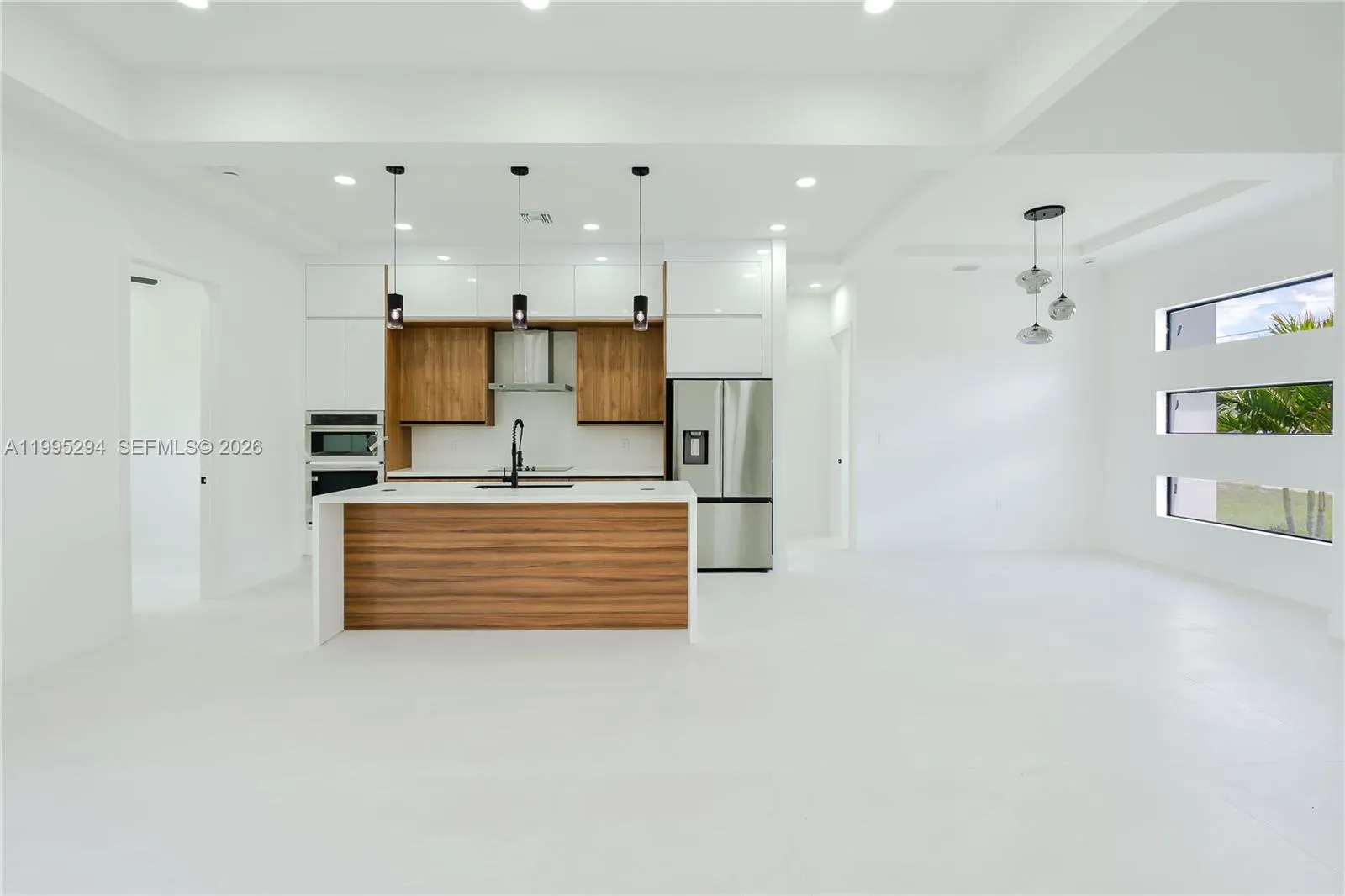 2834 NW 17TH PL, Cape Coral FL 33993