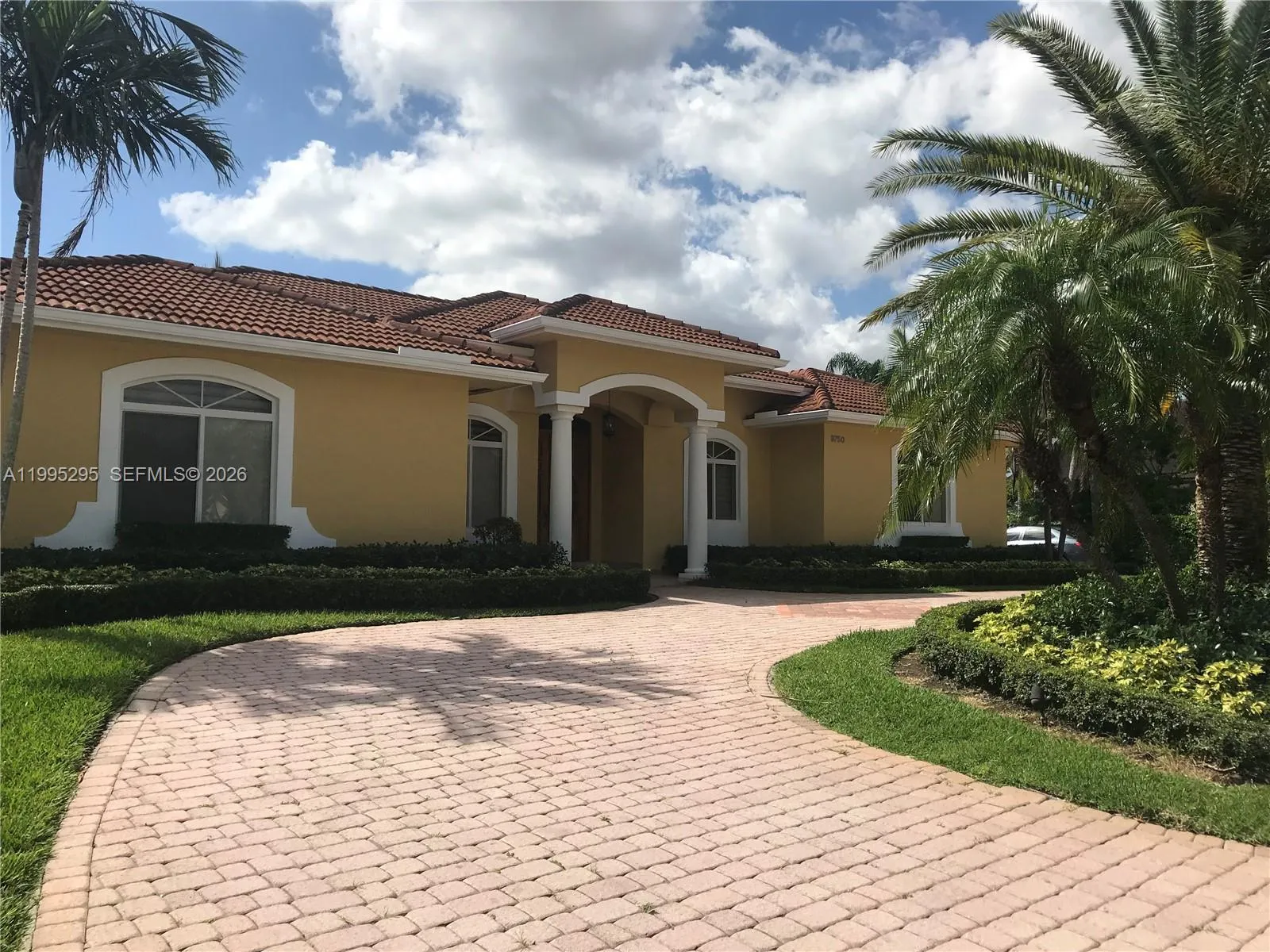 8750 SW 164th St, Palmetto Bay FL 33157