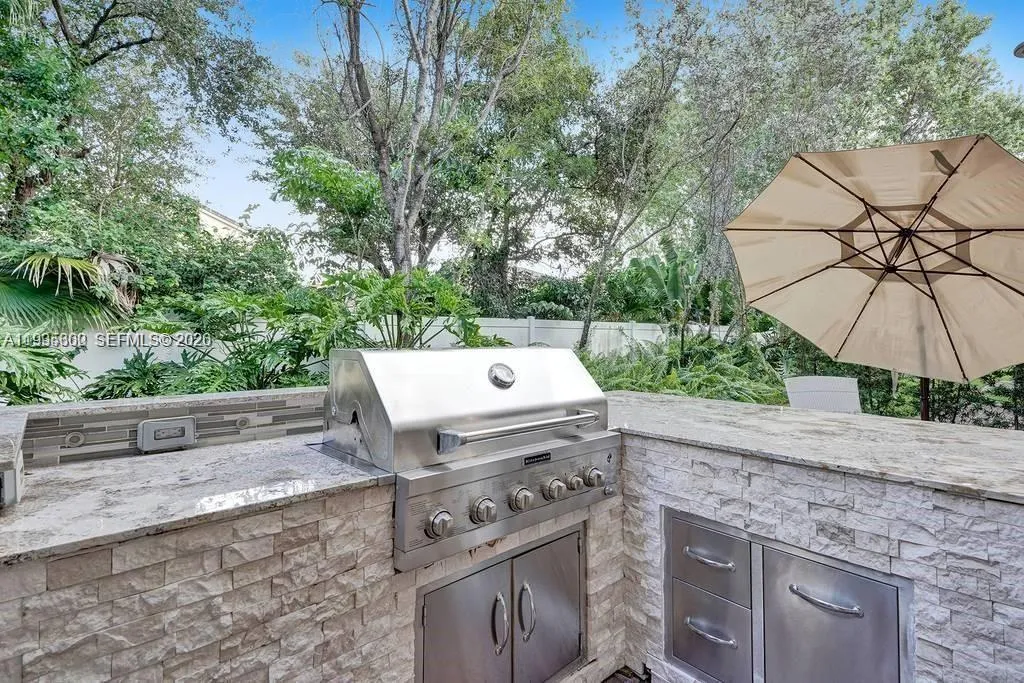 4749 N Grand Cypress Cir N, Coconut Creek FL 33073