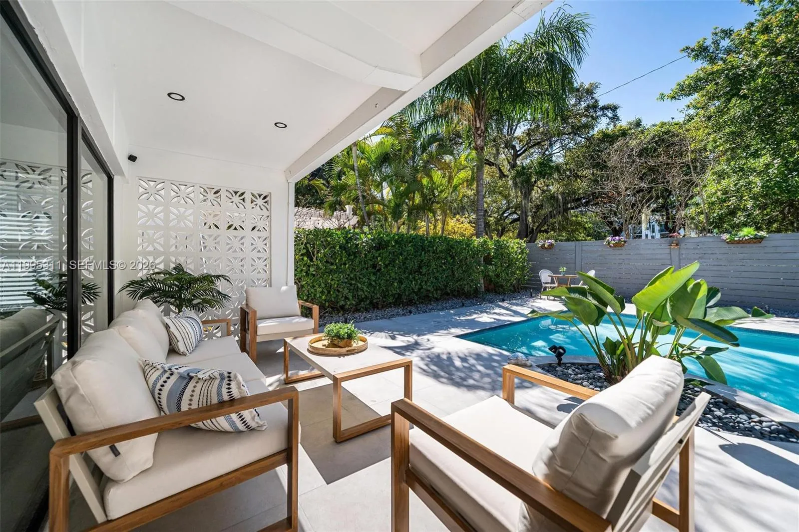 696 NE 67th St, Miami FL 33138