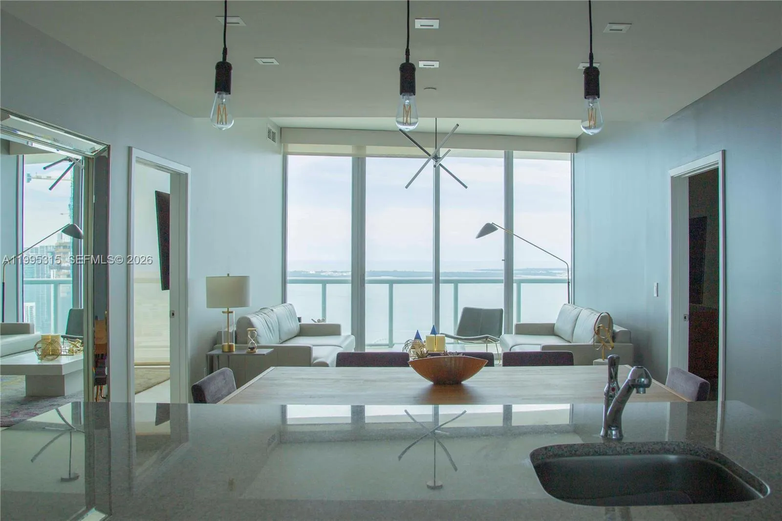 888 Biscayne Blvd # 5207, Miami FL 33132