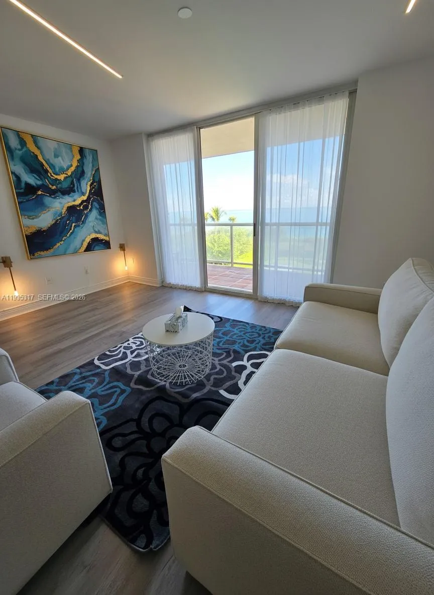 8855 Collins Ave. Oceanfront direct # 4C, Surfside FL 33154