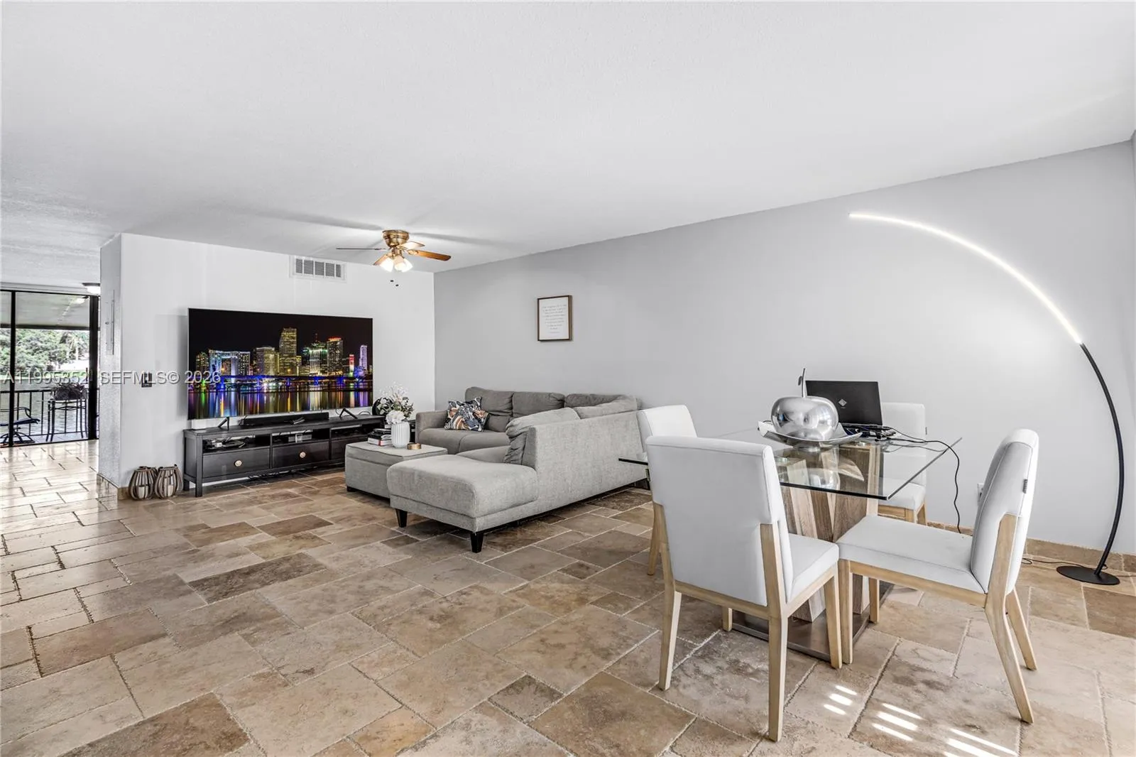 1424 NW 113th Way, Pembroke Pines FL 33026