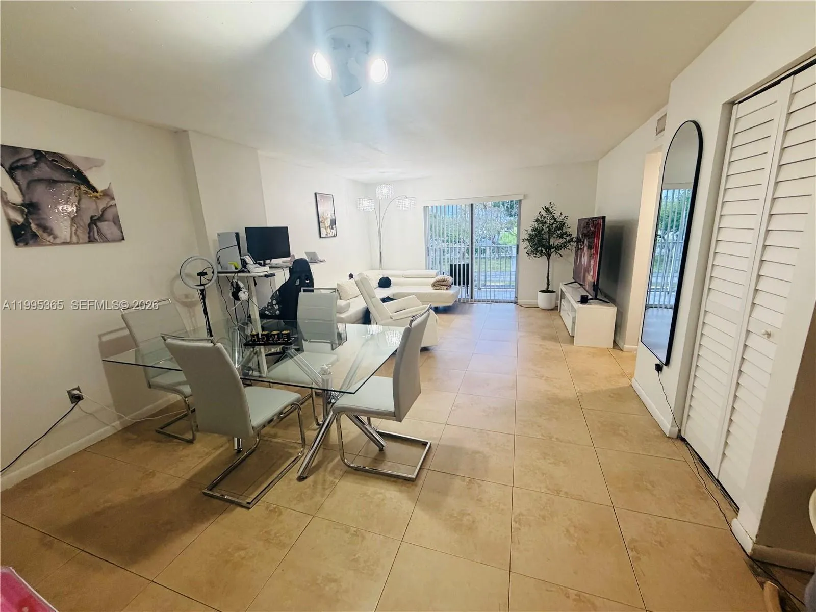 8200 SW 210th St # 113, Cutler Bay FL 33189