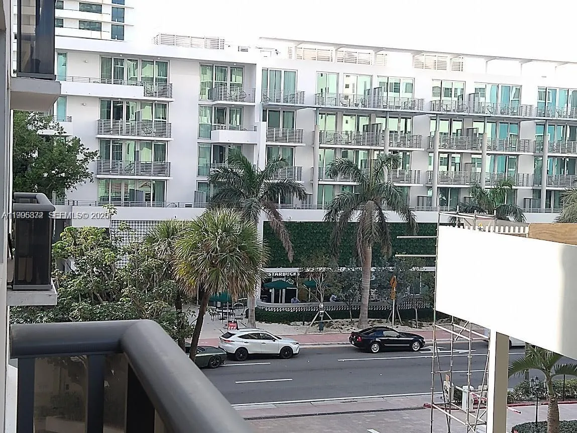 6039 Collins Ave # 407, Miami Beach FL 33140