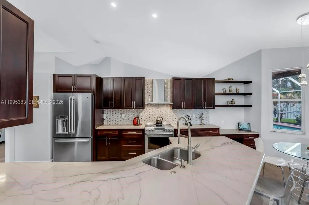 17921 NW 10th St, Pembroke Pines FL 33029