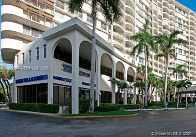 3800 S Ocean Dr # 902, Hollywood FL 33019