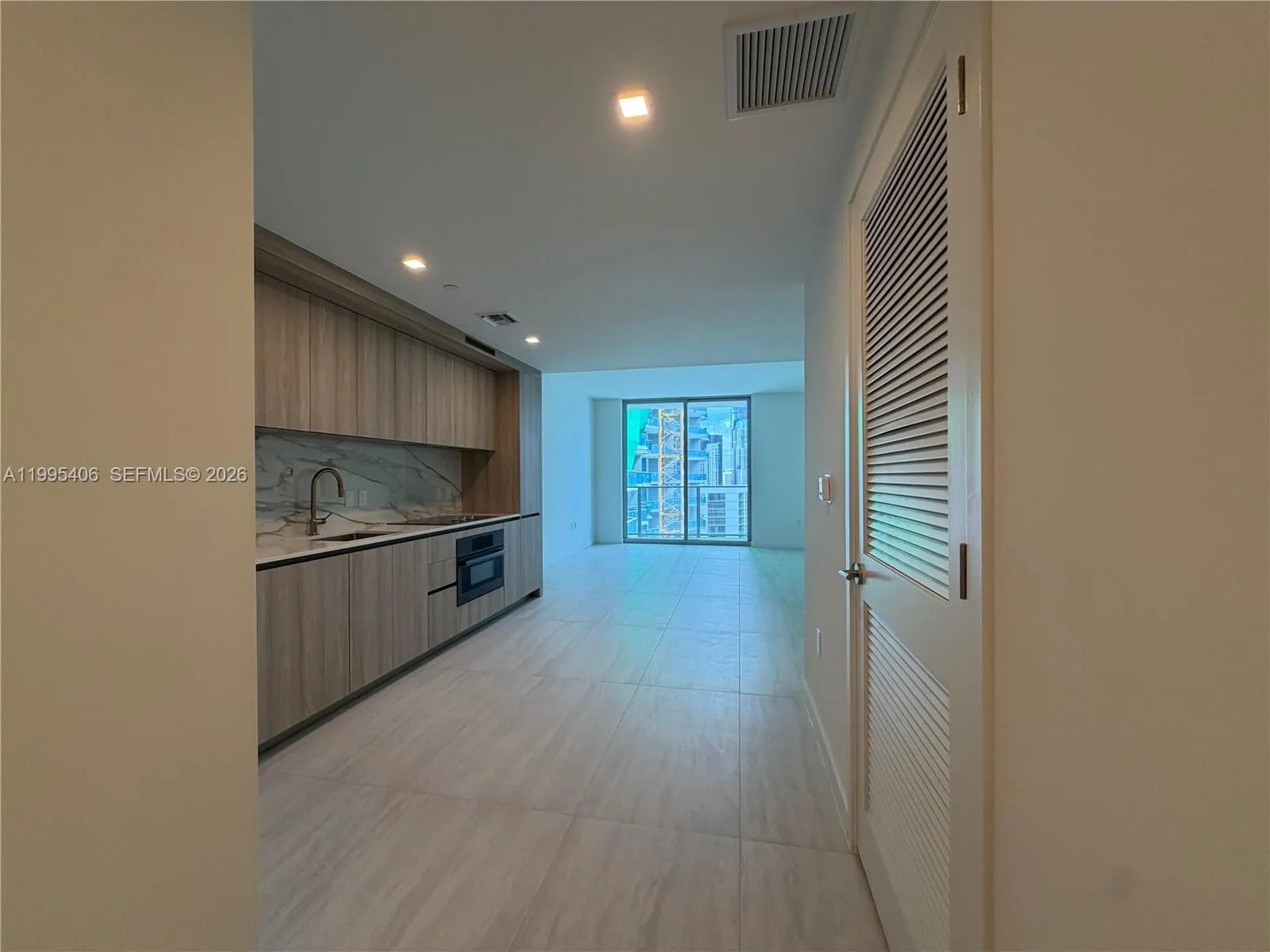 77 SE 5 # 2603, Miami FL 33131