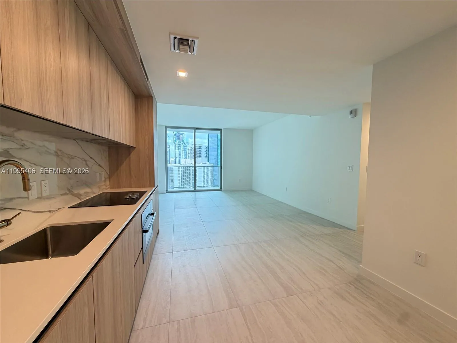 77 SE 5 # 2603, Miami FL 33131