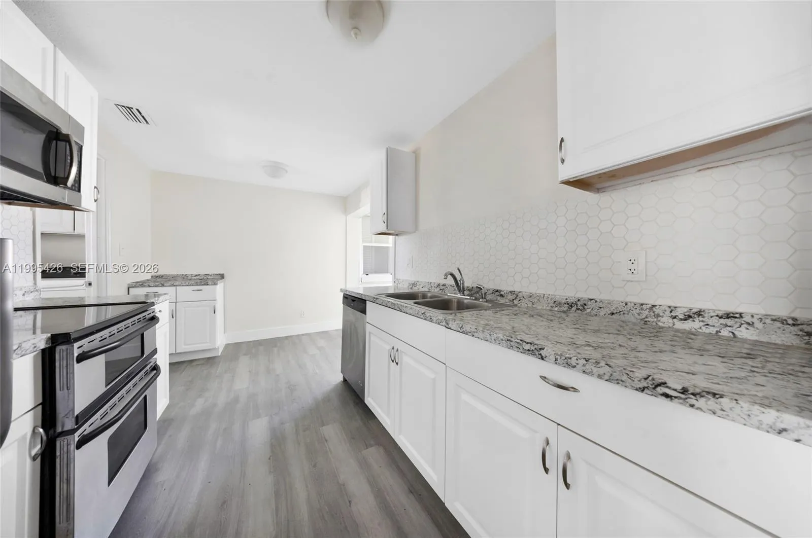 2520 NW 2nd Dr, Pompano Beach FL 33064