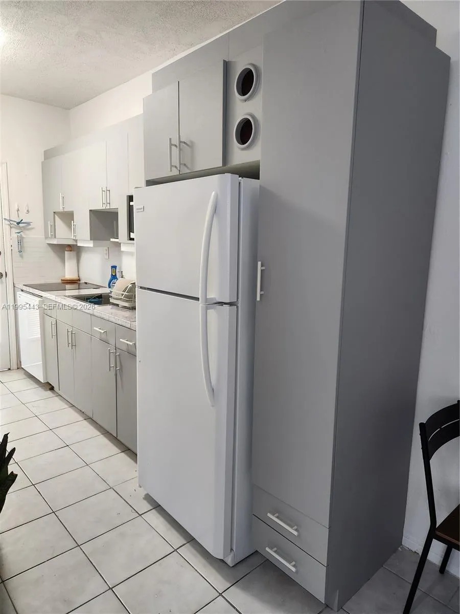 6490 Collins Ave # 18, Miami Beach FL 33141