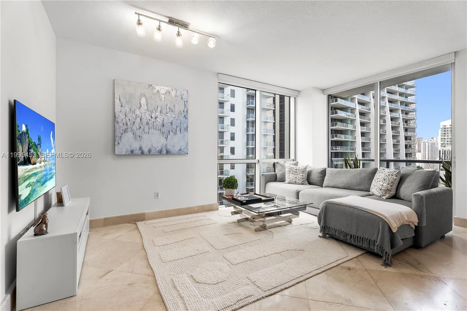 1060 Brickell Ave # 2117, Miami FL 33131