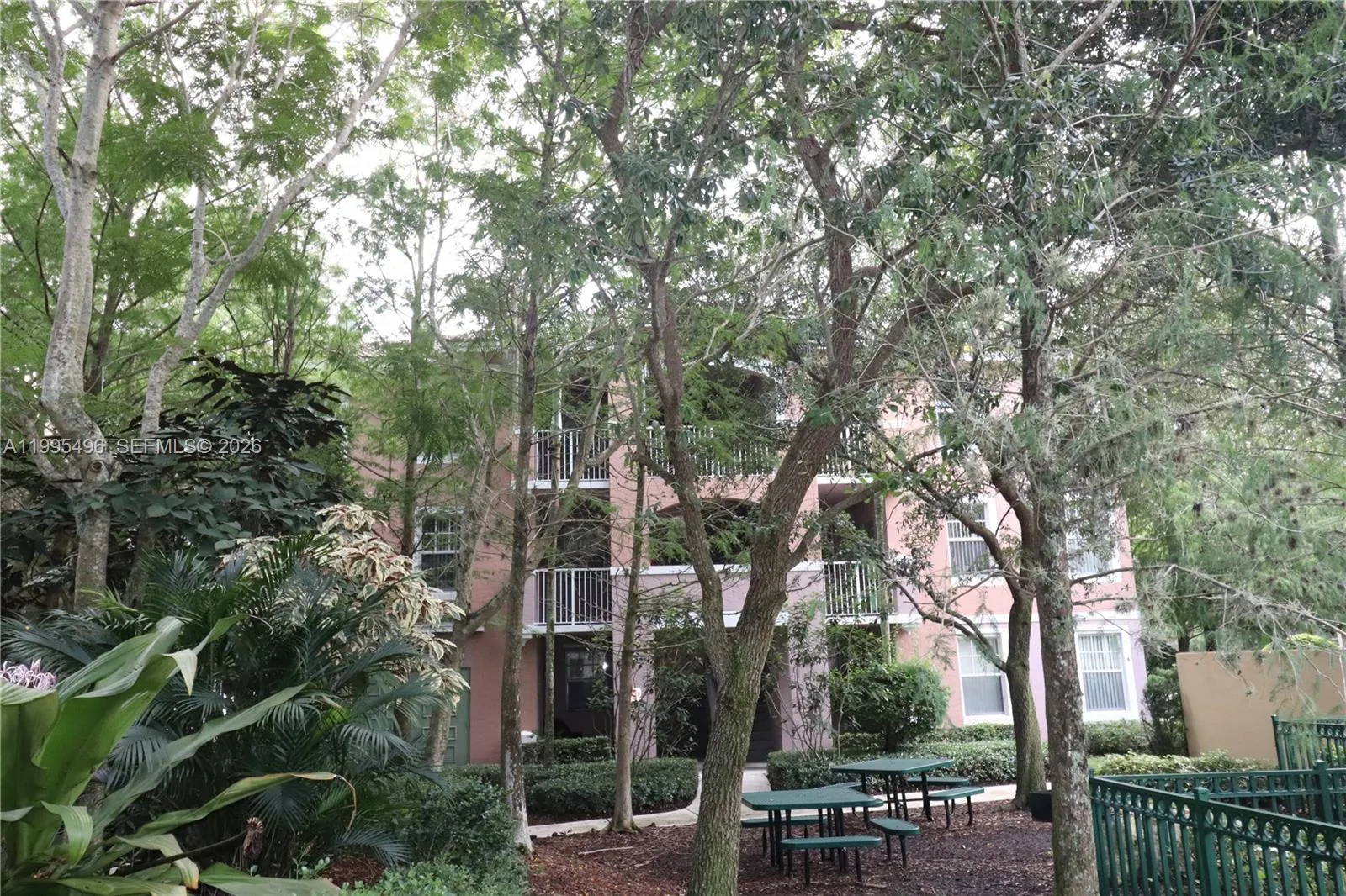 6894 W Sample Rd # 6894, Coral Springs FL 33067