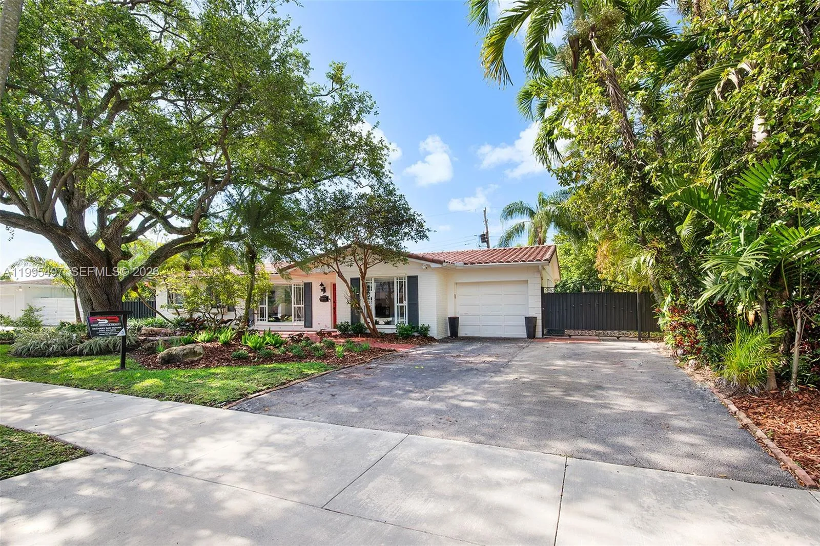 9370 SW 82nd St, Miami FL 33173