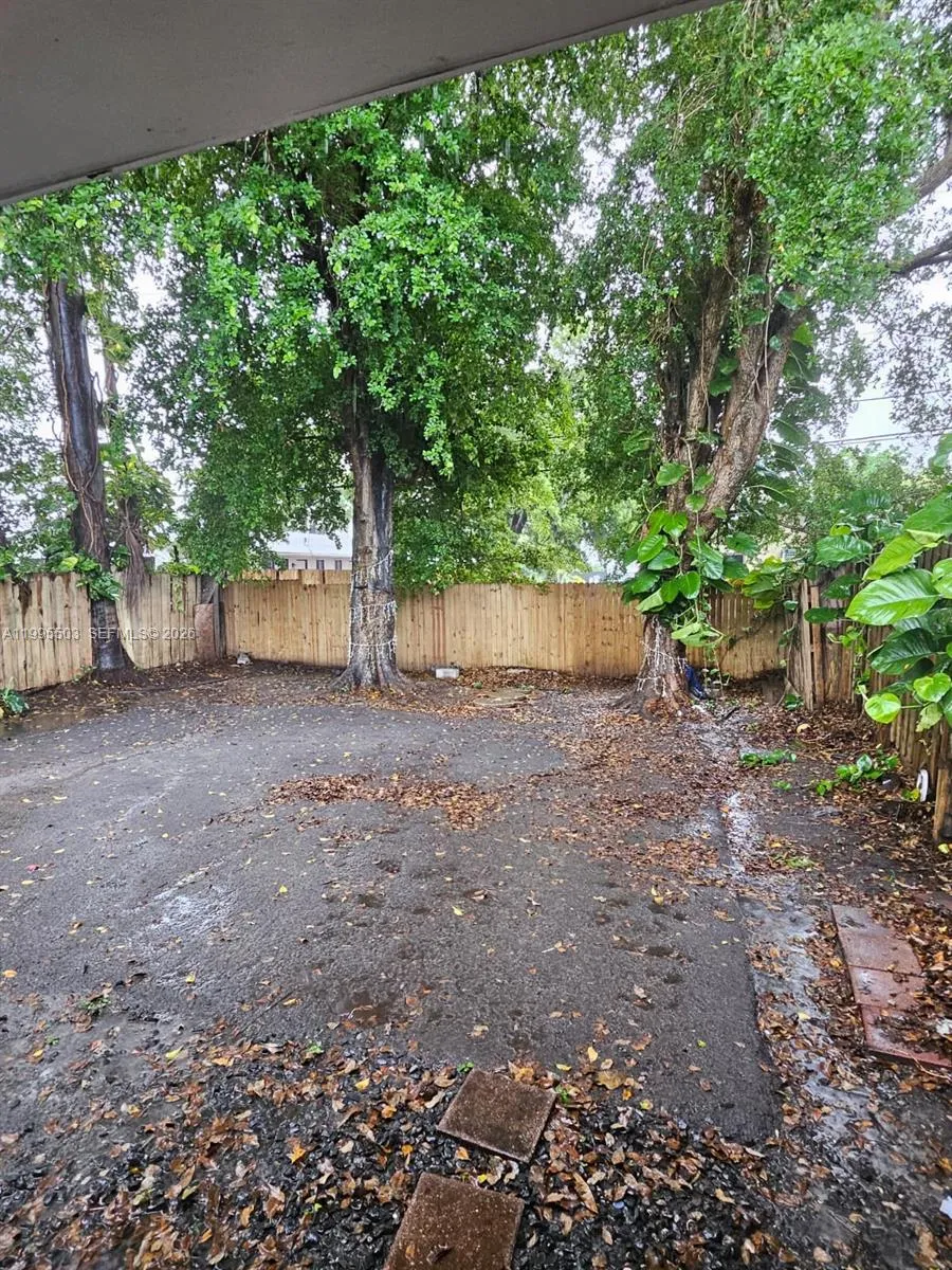 209 SW 9th St # 209, Hallandale Beach FL 33009