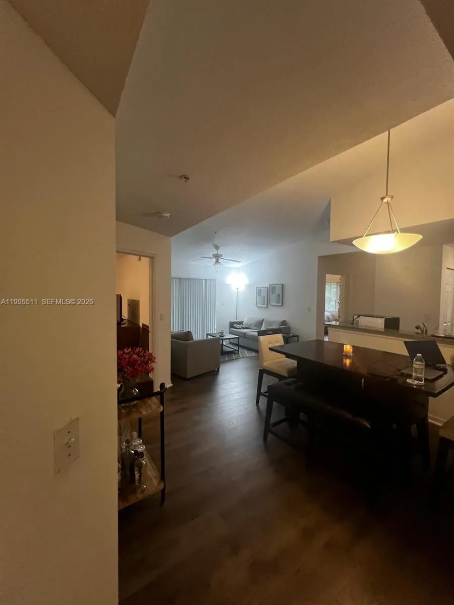 2548 Centergate Dr # 301, Miramar FL 33025