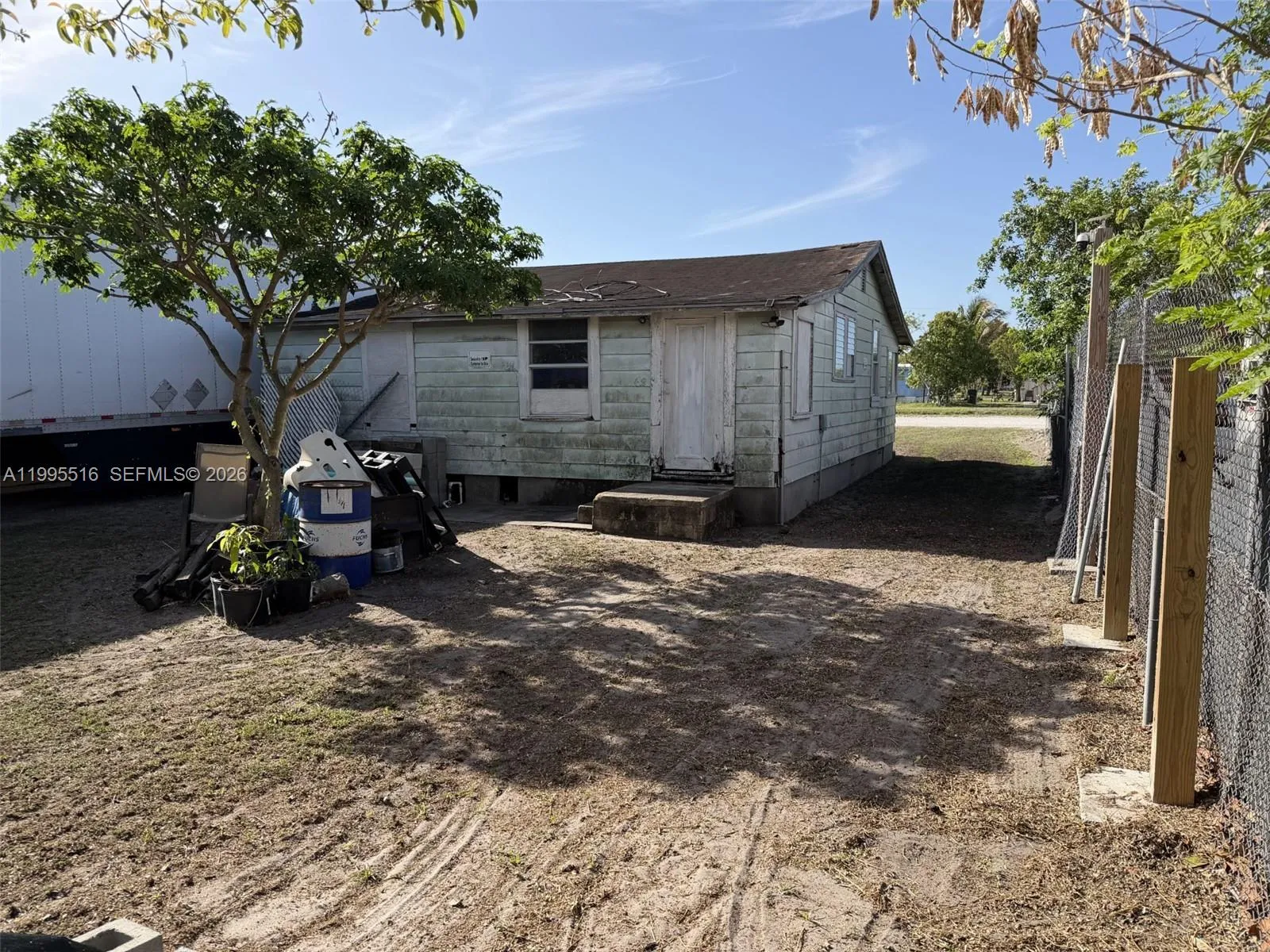 835 E Alverdez Ave, Clewiston FL 33440