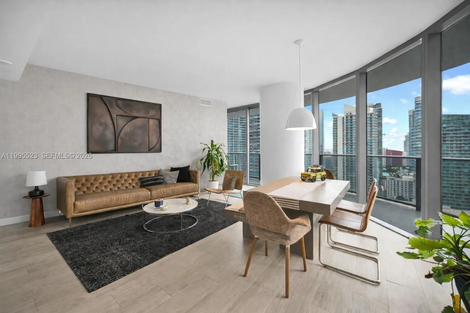 45 SW 9th St # 2906, Miami FL 33130