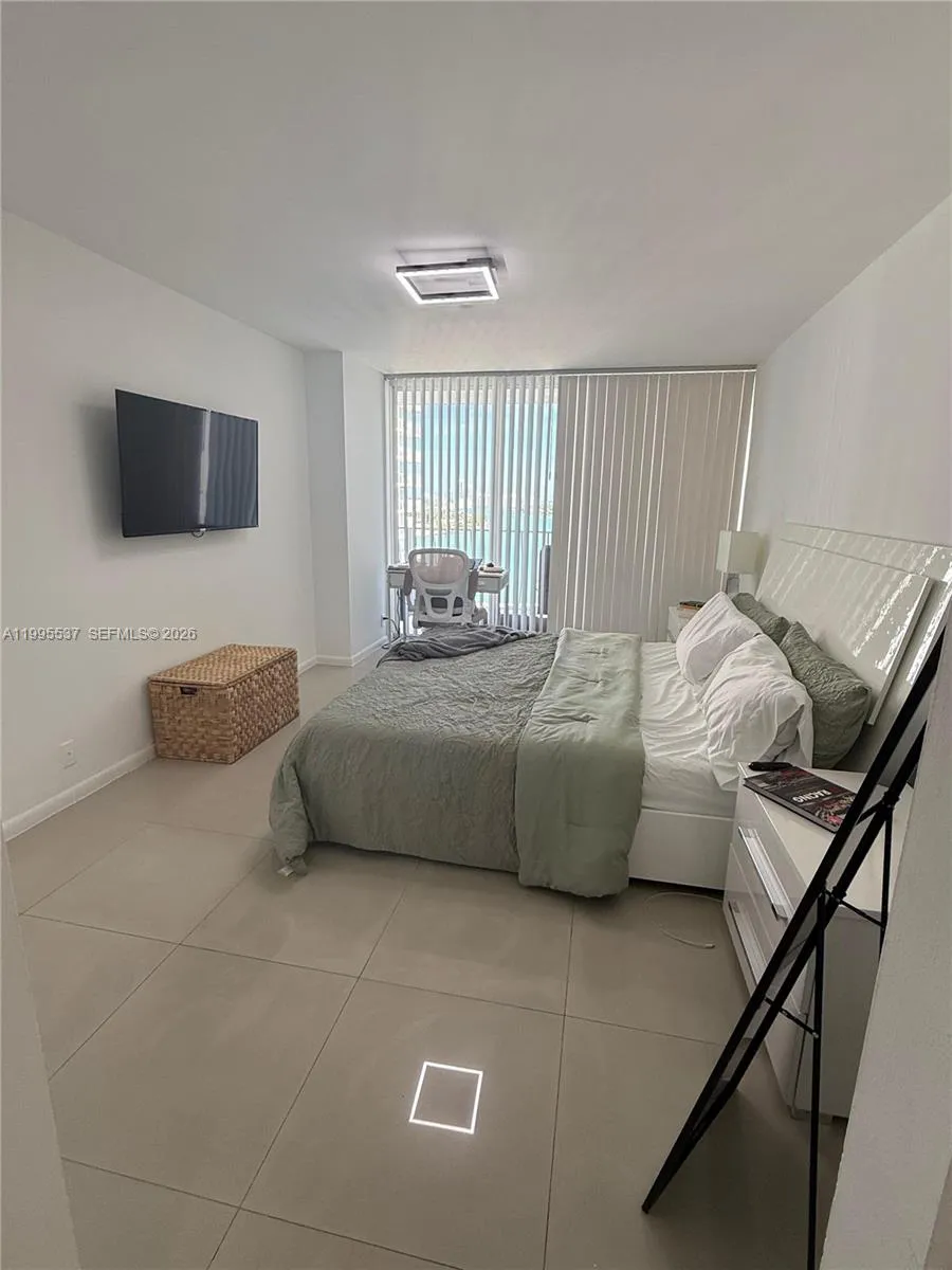 7601 E Treasure DR # 1508, North Bay Village FL 33141