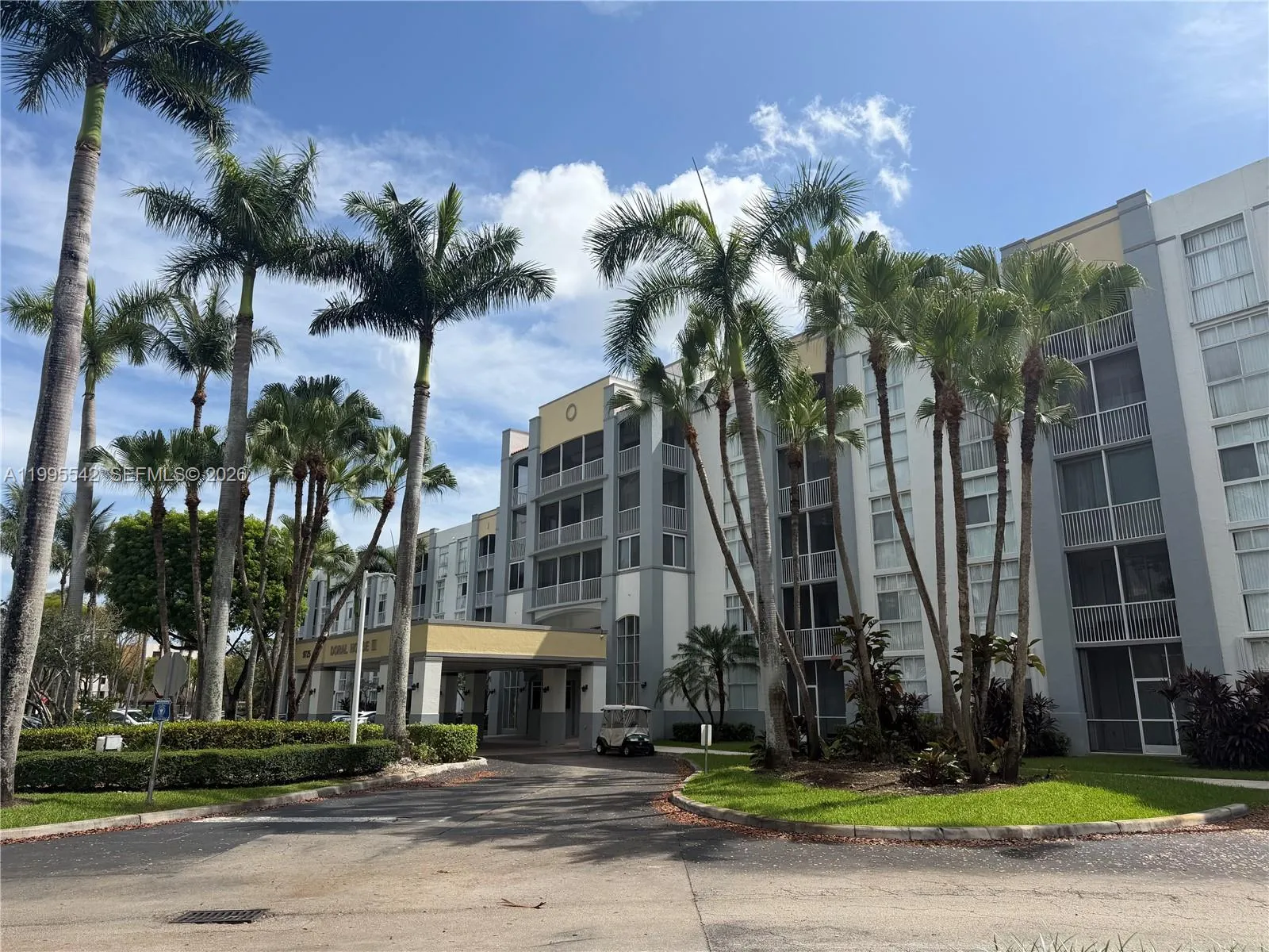 2 bedroom 2 bath for sale at 9725 NW 52nd St # 111, Doral FL 33178