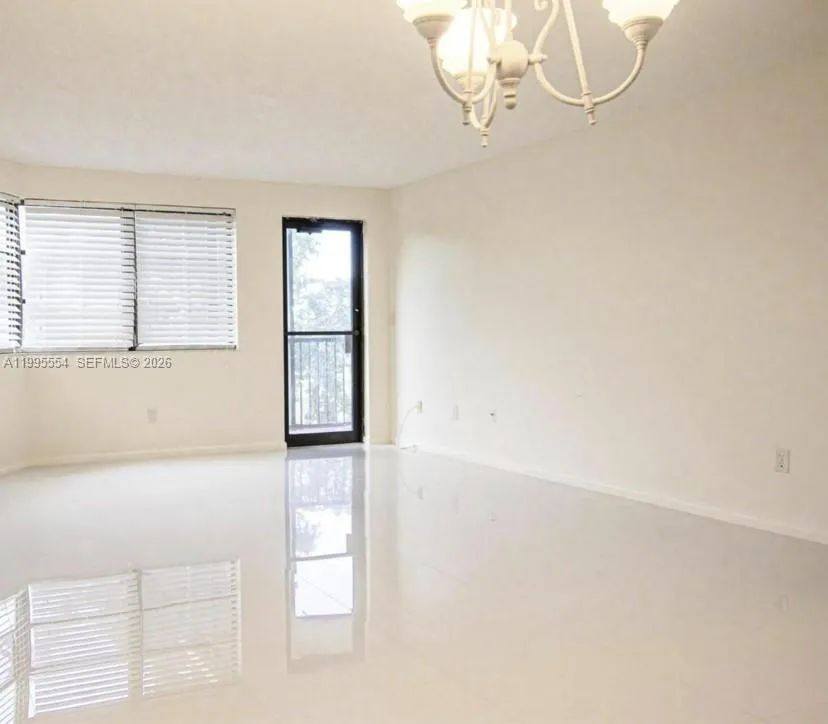 20850 San Simeon Way # 5, Miami FL 33179