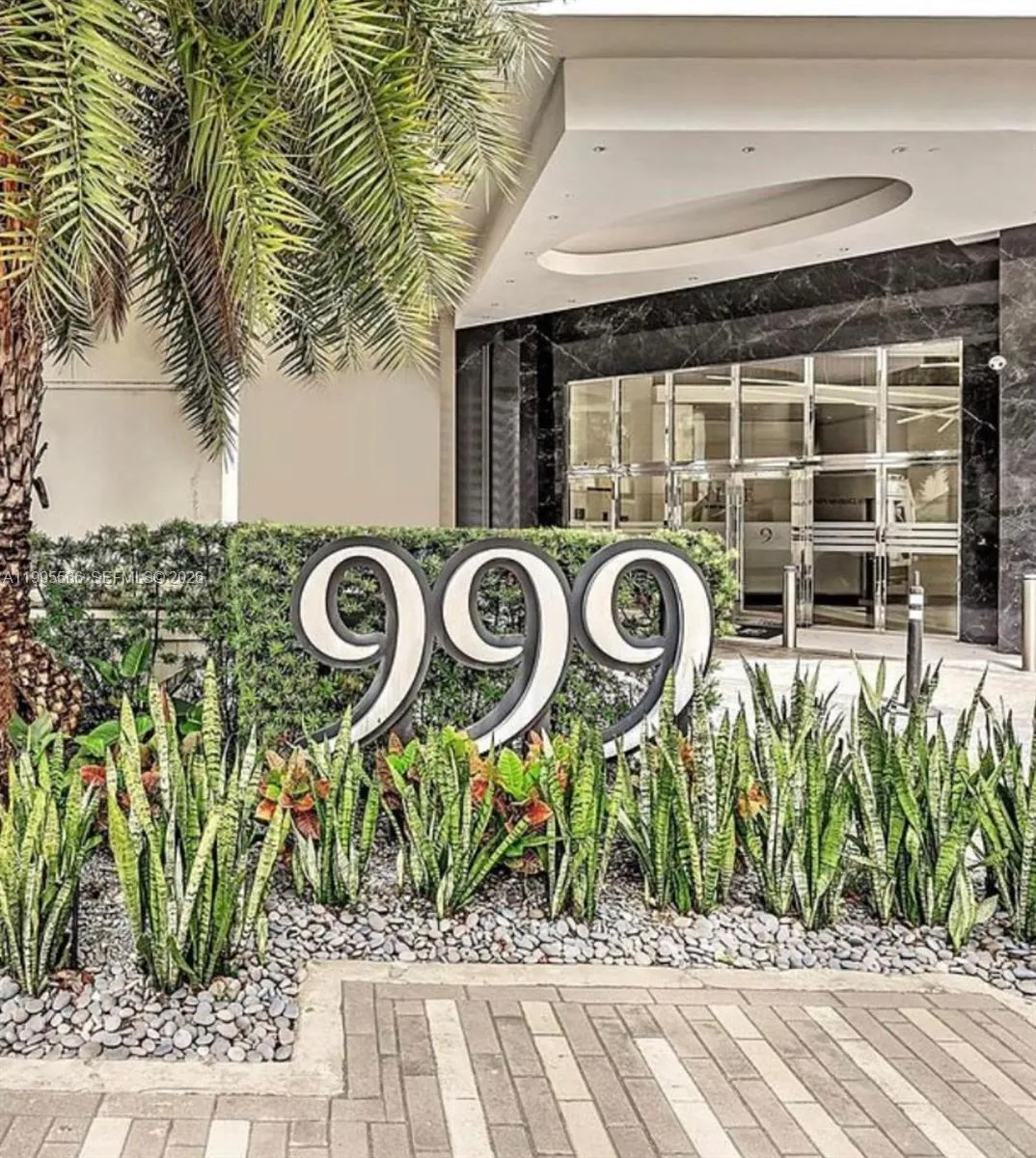999 SW 1st Ave # 1807, Miami FL 33130