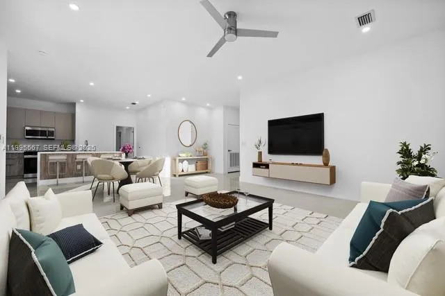 2814 Fifth Ter, Cape Coral FL 33993