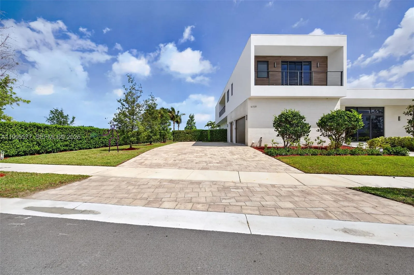16709 Botaniko Drive North, Weston FL 33326