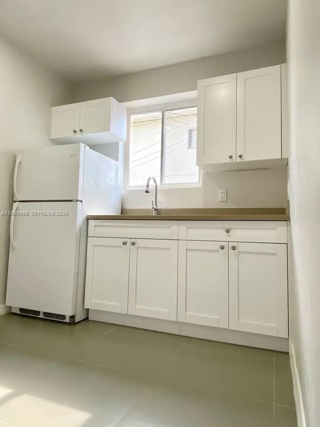 60 NE 78th St, Miami FL 33138