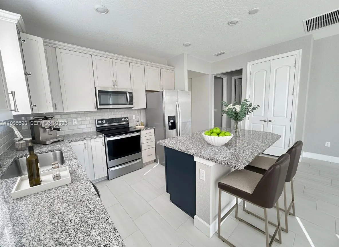 4016 Basket Oak Cir # 4016, Vero Beach FL 32967