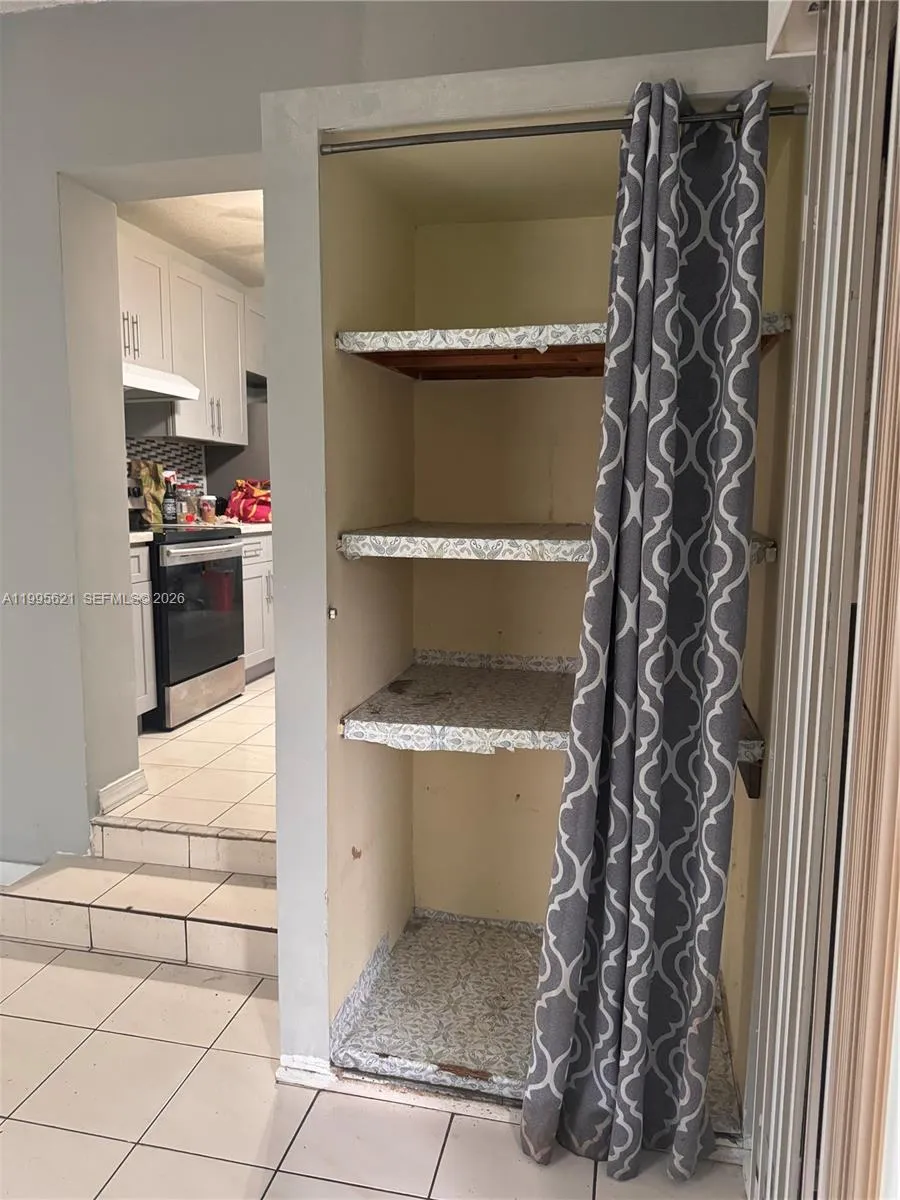 3830 SW 31st St, West Park FL 33023