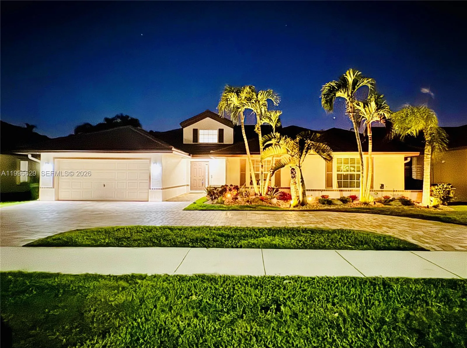 2723 E Abiaca Cir, Davie FL 33328