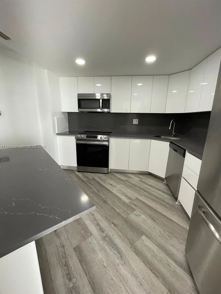 2750 NE 183rd St # 2407, Aventura FL 33160