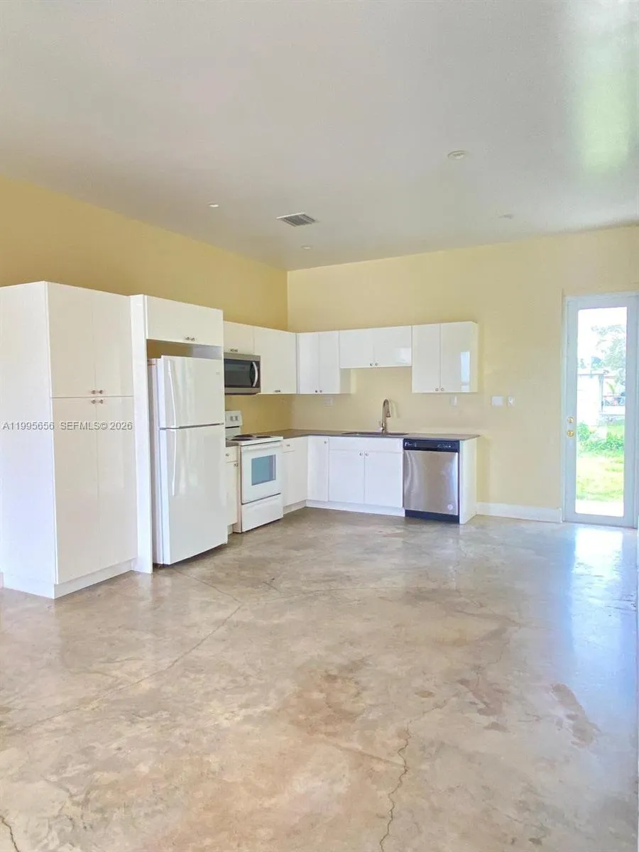 12150 SW 213th St # 12150, Miami FL 33177