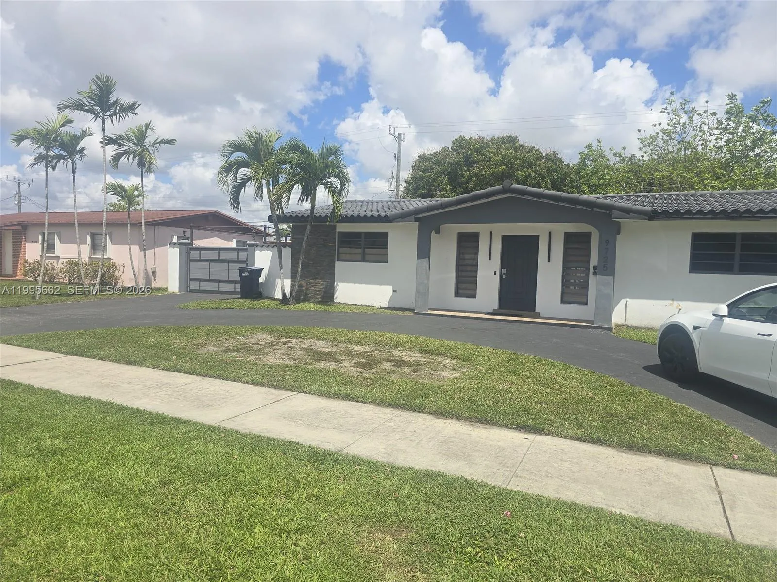 9725 SW 15th St, Miami FL 33174