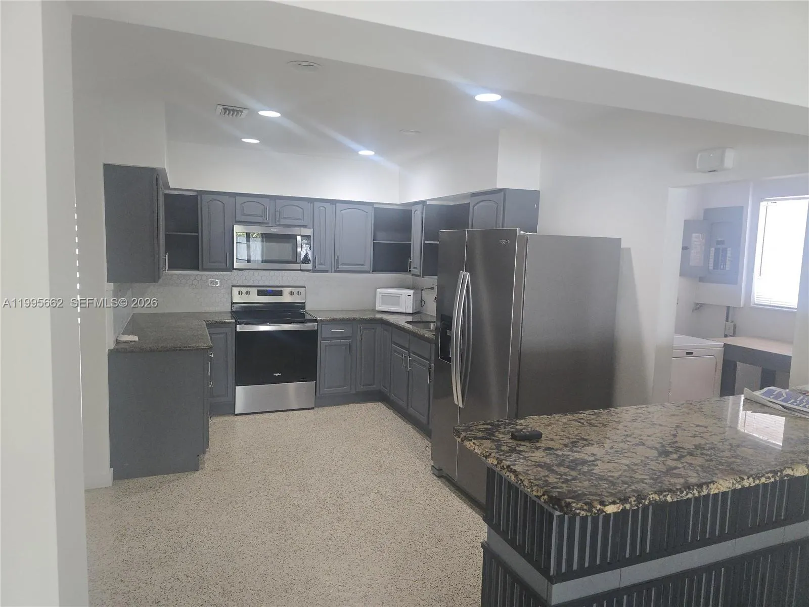 9725 SW 15th St, Miami FL 33174