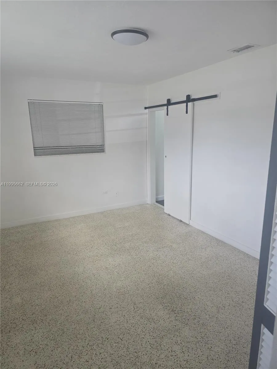 9725 SW 15th St, Miami FL 33174